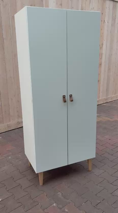 Video Kledingkast Mila
